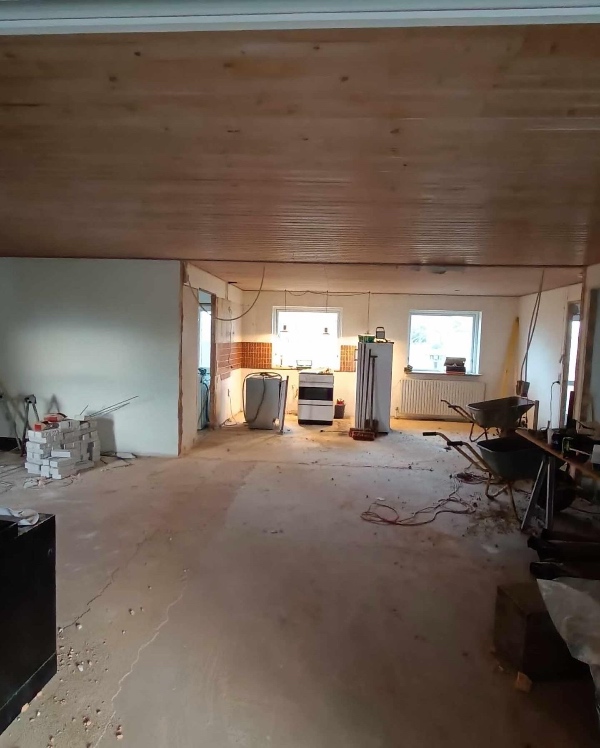 Opbakning af gulv (4cm beton, lega og beton)