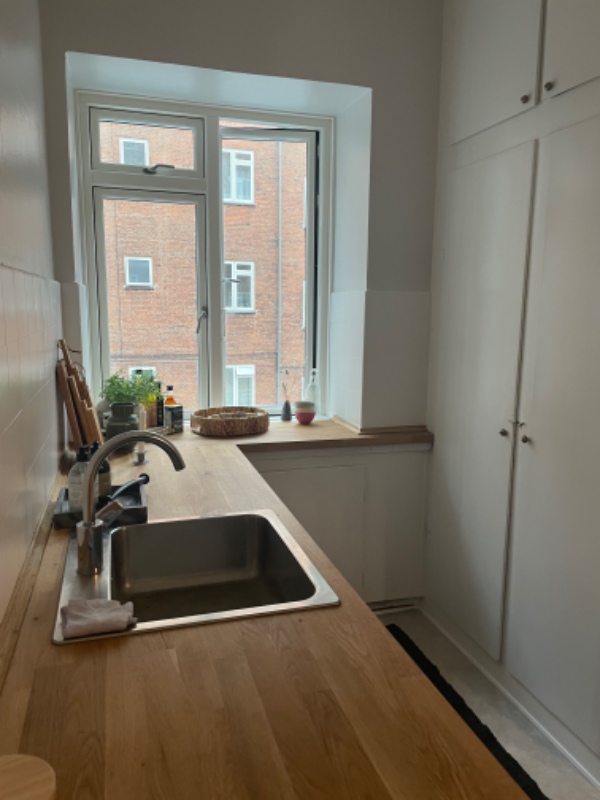 Opsætning af hylder på væggen