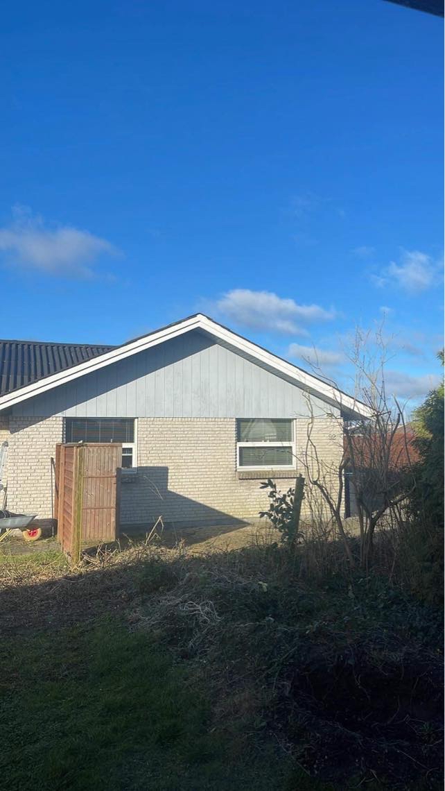 Maling af 3 gavle og udhæng