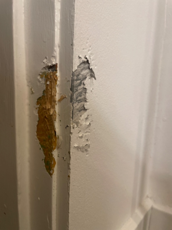 Reparation af dørkarm og væg