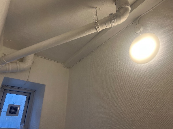 Elektrikeropgave: Installation af el radiator på badeværelse