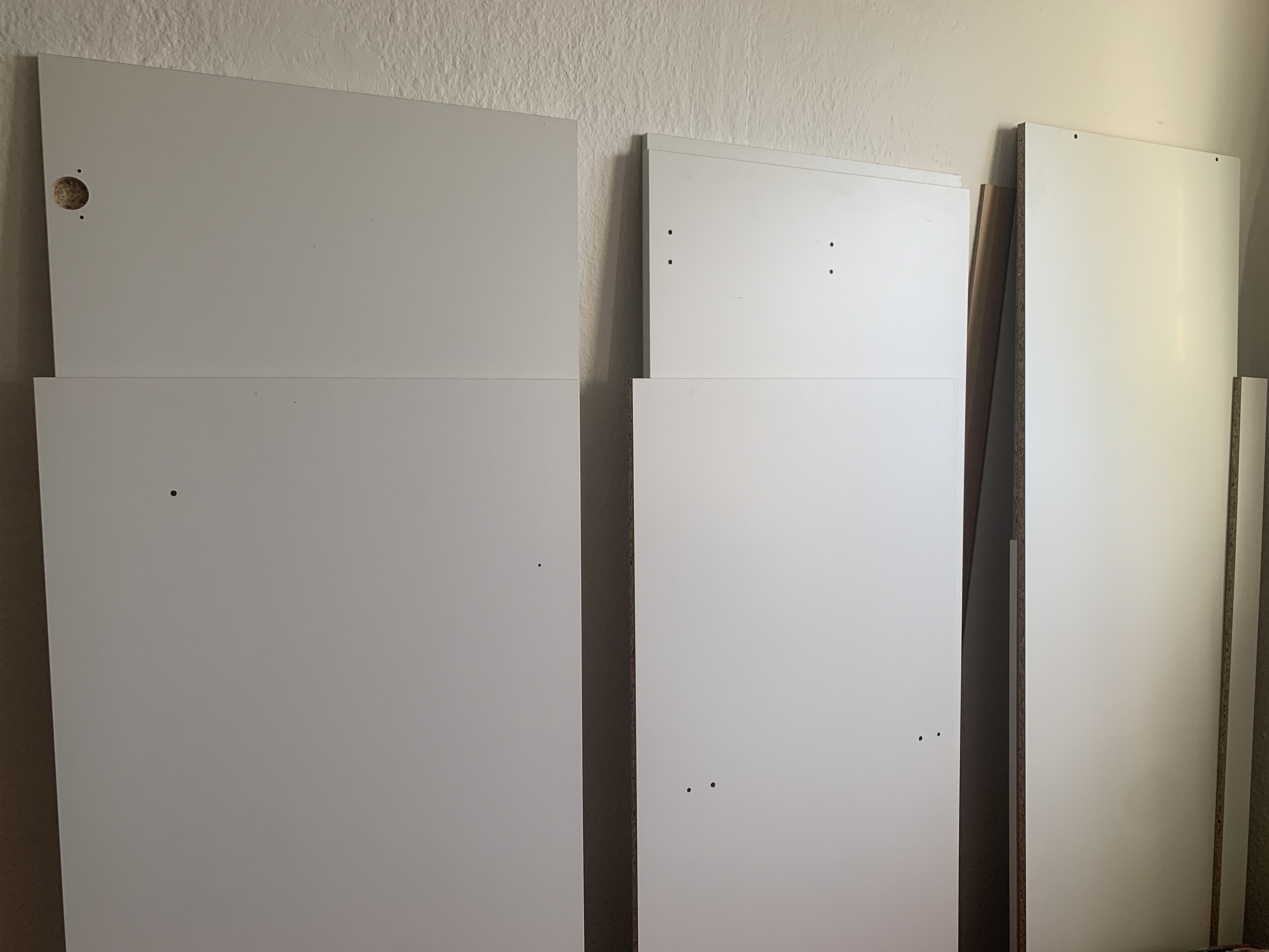 Bygge en skab oppe og den er fra JYSK