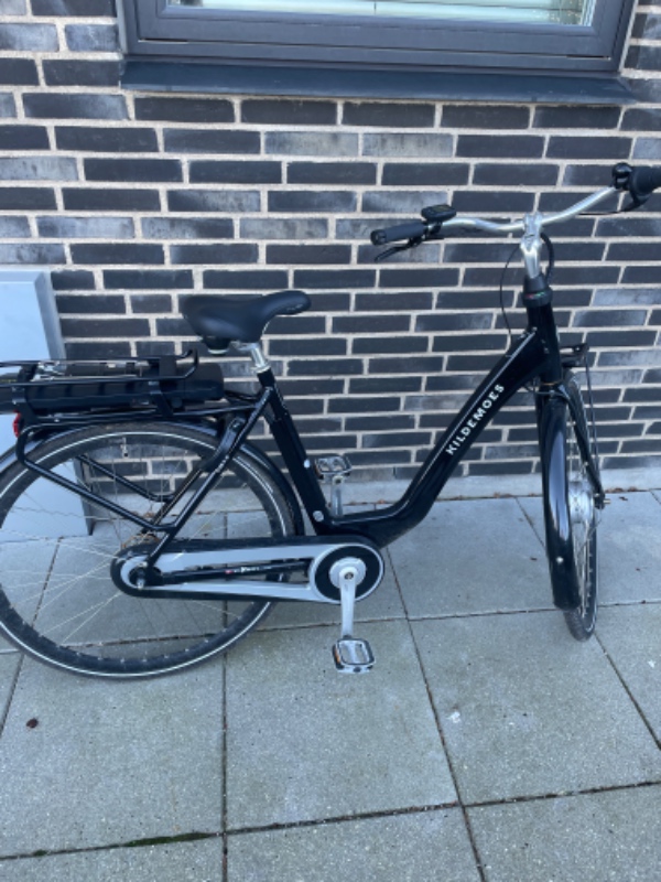 Babystol monteres på cyklen