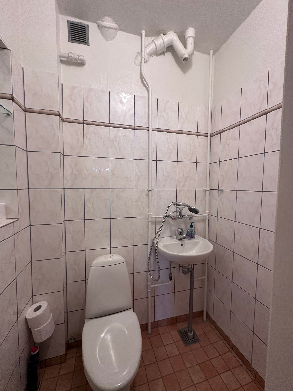 Pudsning af loft (er nu stænkt pudset) i alt 11 kvm