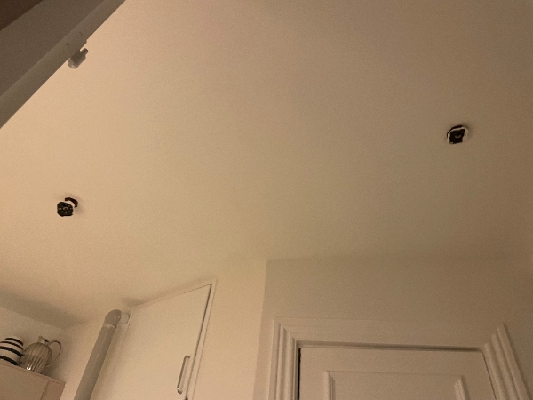 Fastmontering af lampeudtag og opsætning af lampe