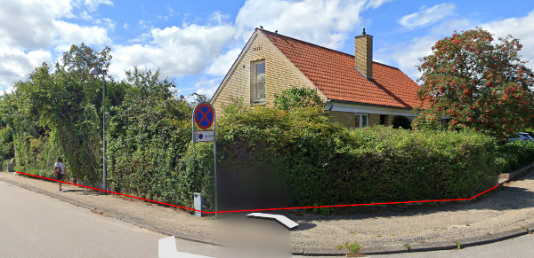 Beskæring af buske mod fortov