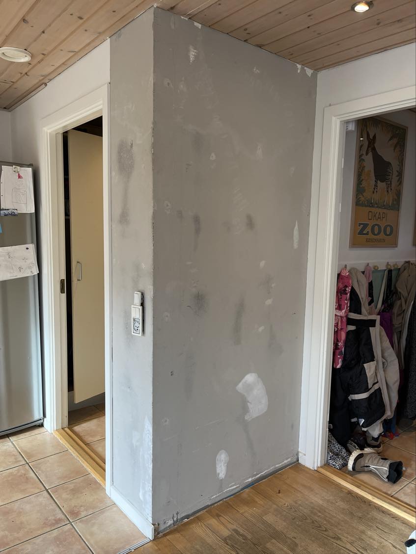 Spartle, sætte filt, male endevæg og stolpe