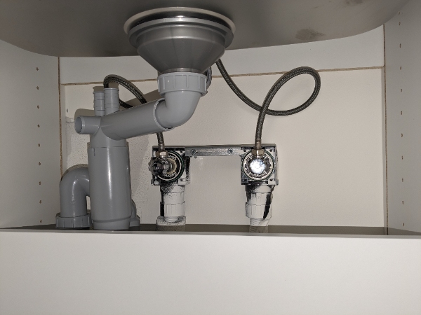 Installation af hårde hvidevarer