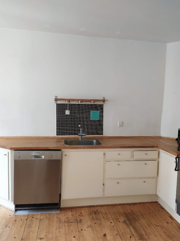 afmontering hårde hvidevarer + evt. nedbæring