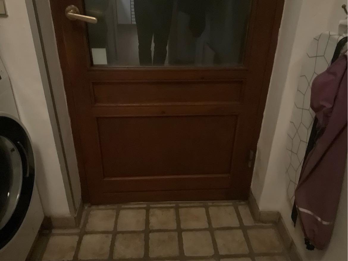 Sætte kattelem i dør