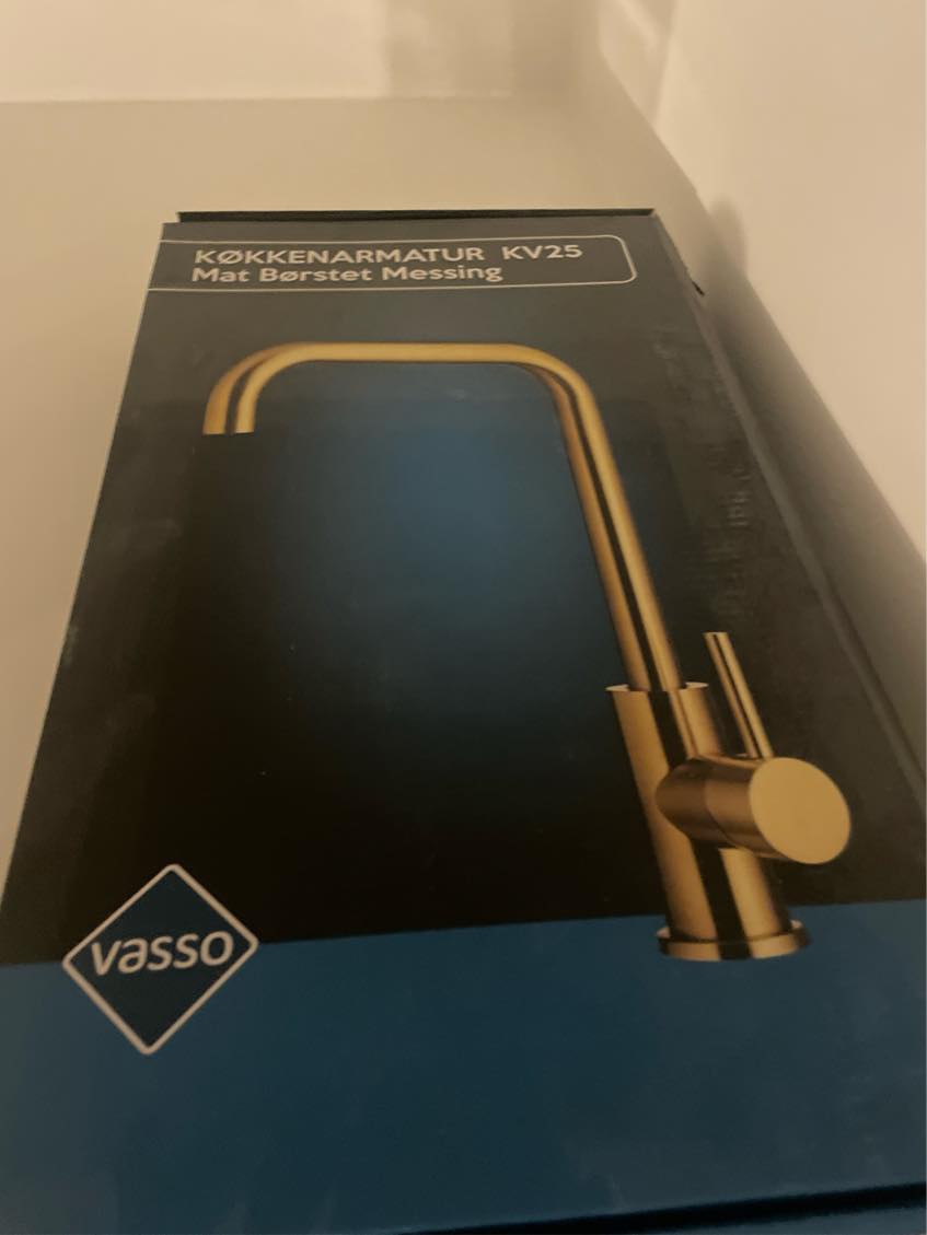 Udskæring til håndvask, samt montering af håndvask  og armatur