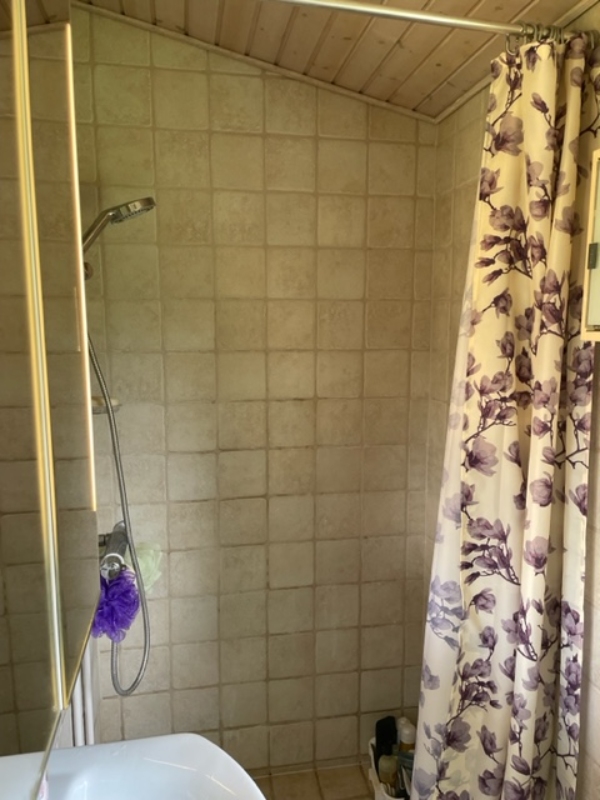 Lille Badeværelse - Udskiftning af klinker og lægning af gulvvarme