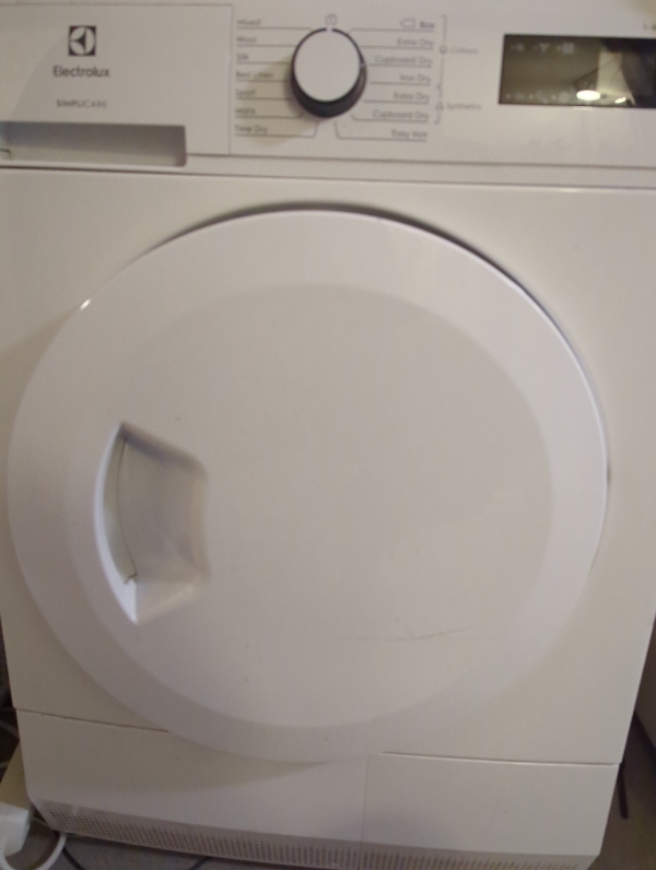 Installation af vaskemaskine og tørretumbler samt Tjek af førstnævnte