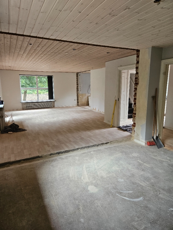 Fjerne tapet og løst gulv