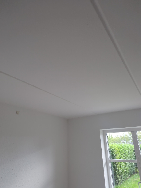 Montering af lampe i loft