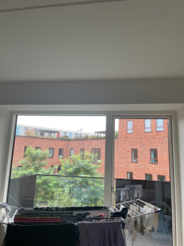 Ophæng af rullegardiner og lamp