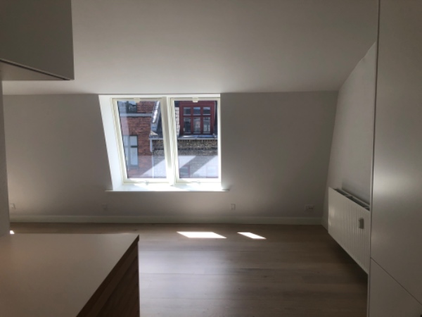 Maling af vægge og slibning af gulve ved fraflytning