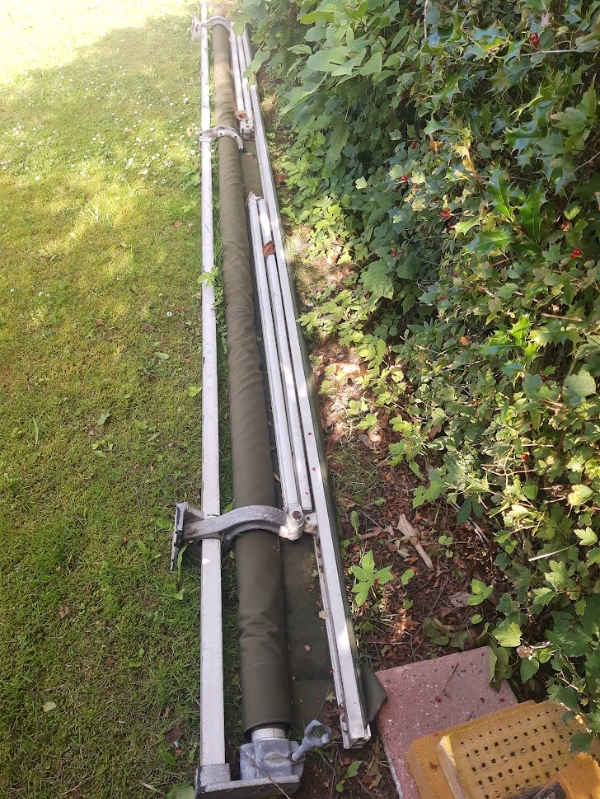 afhentning af gammel markise til storskrald