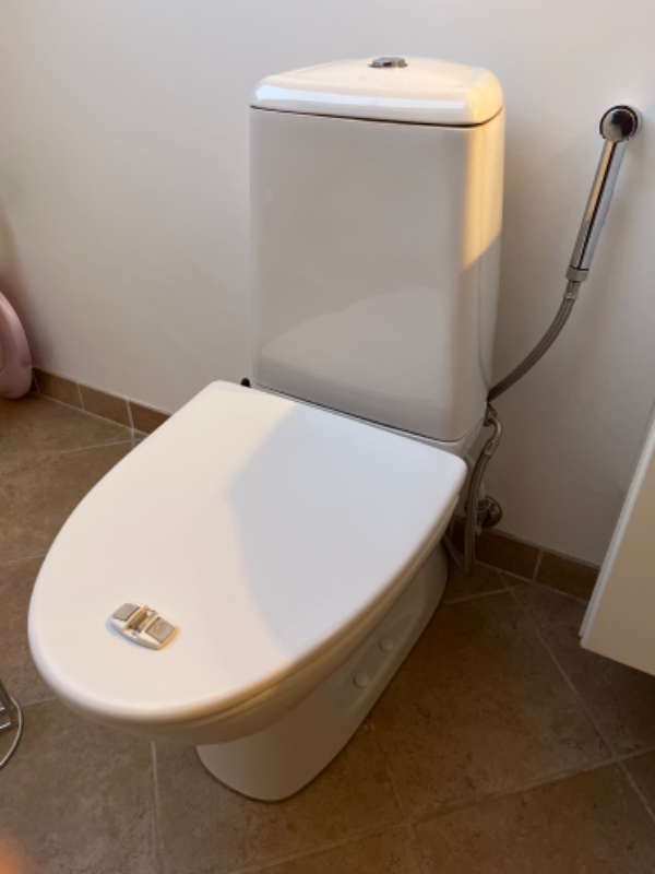 Udskiftning af toilet og vask