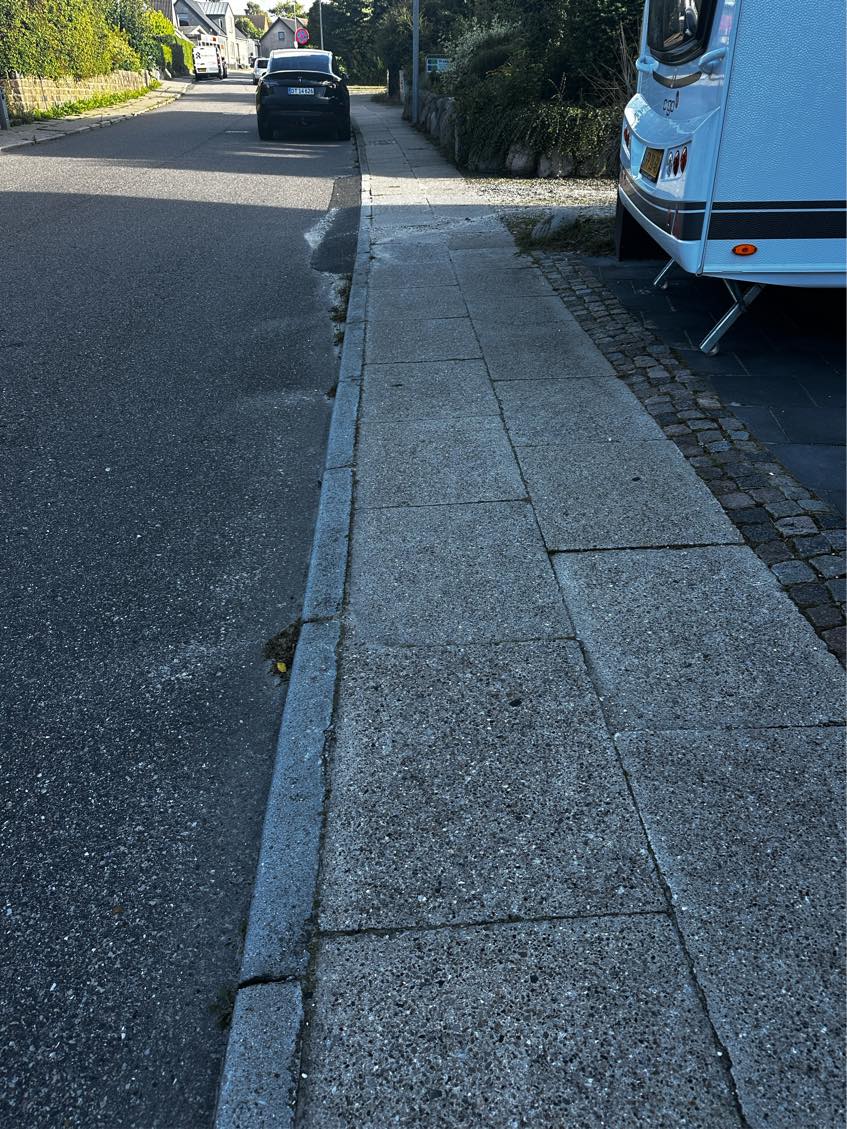 Opkørsel til fortov