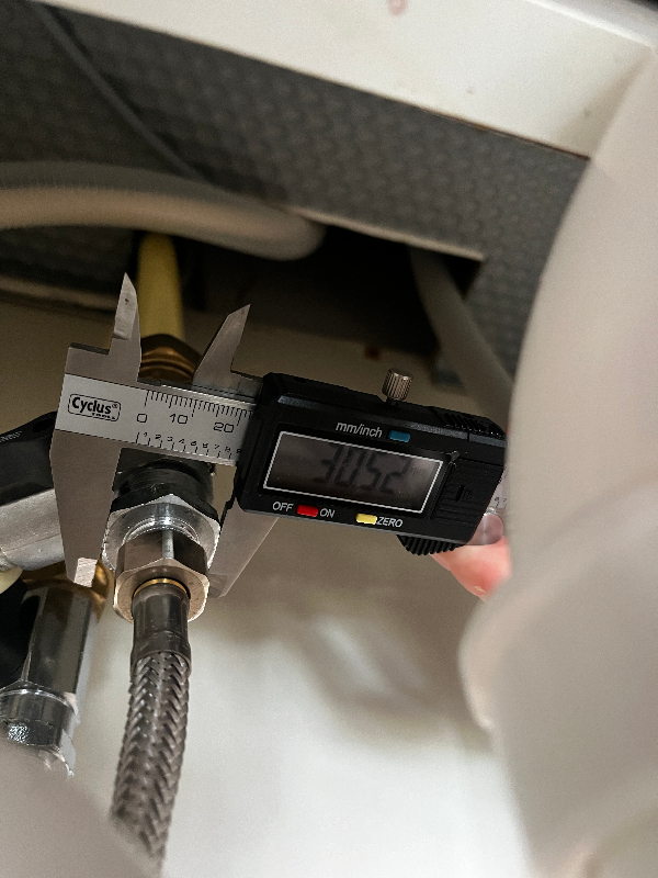 Installation af BWT-anlæg under håndvask