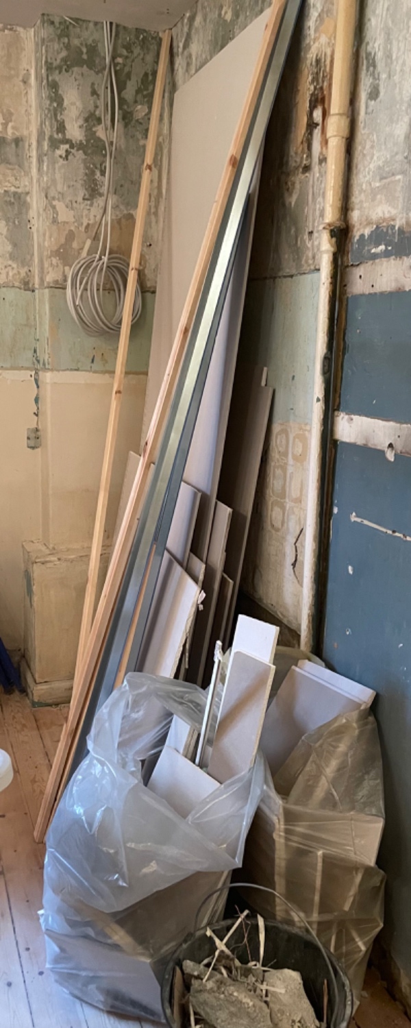 Skrald skal på genbrugspladsen