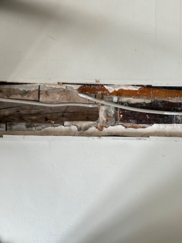 Vores ene strøm ledning er blevet klippet over ved en byggefejl,