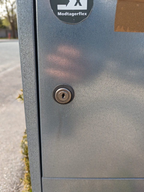 Ny lås i Allux postkasse