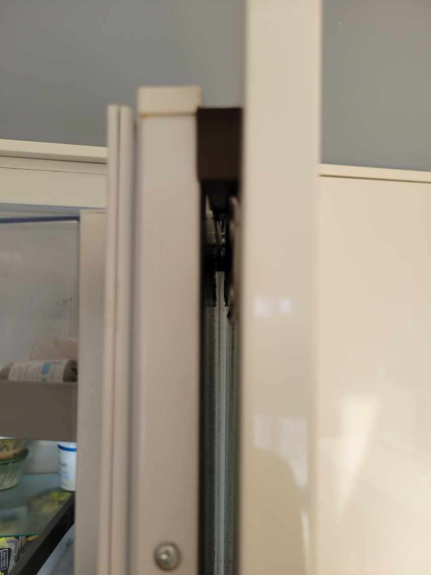 Skift af hængsler på køleskabslåge + lidt