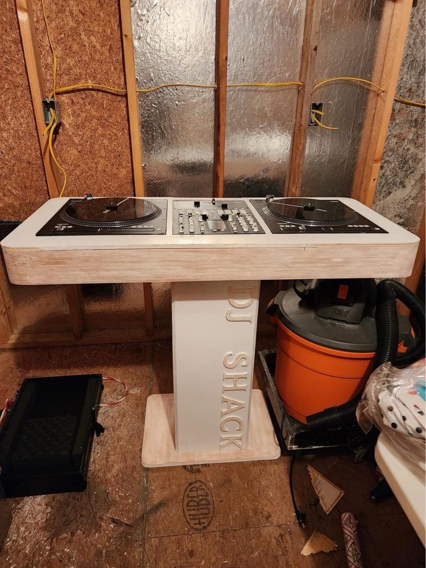 Et Dj møbel