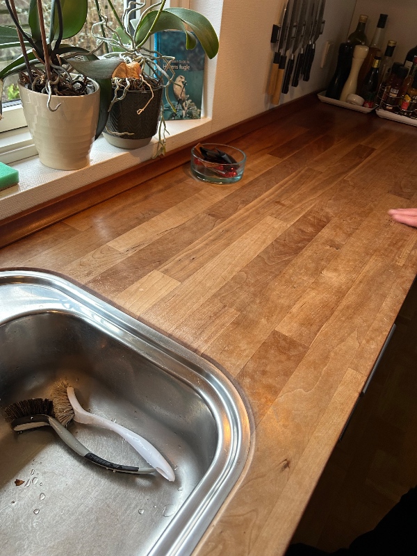 Afslibning og oliering af køkken træ bordplade