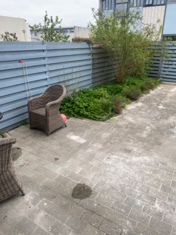 Fjernelse af sand og havearbejde