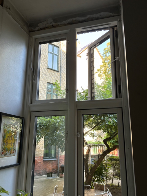 Oppudsning ved vindue