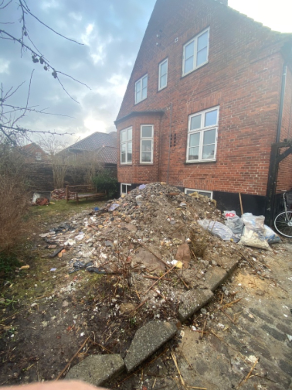 Fjerne jord og skidt