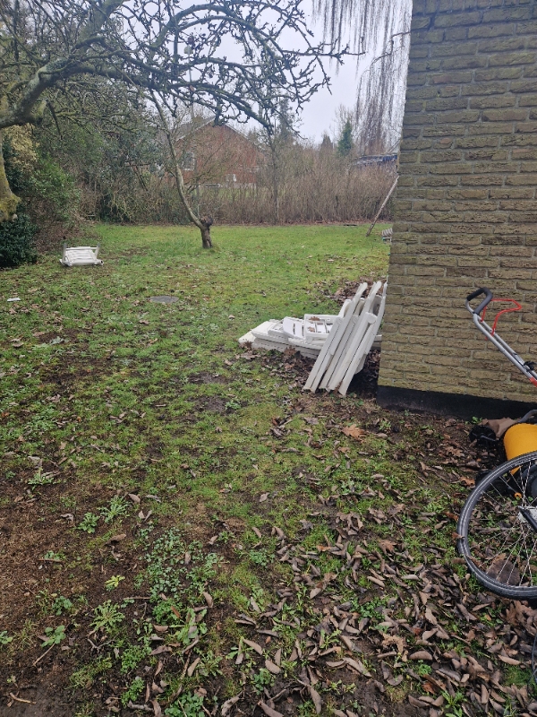 Fjernet affald i min have 2 små trailerfulde