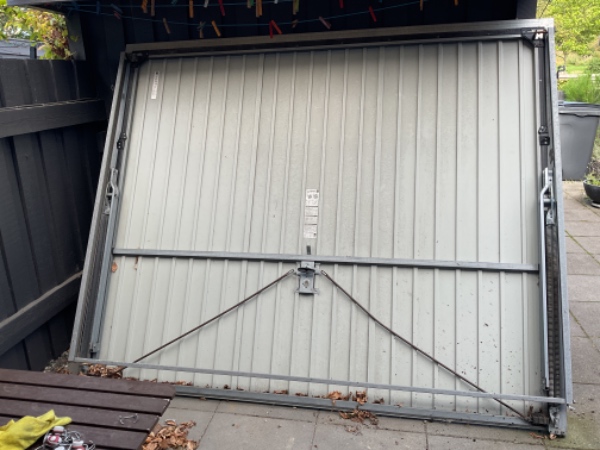 Bortskaffelse af carport port. 240x200 cm, 50 kg