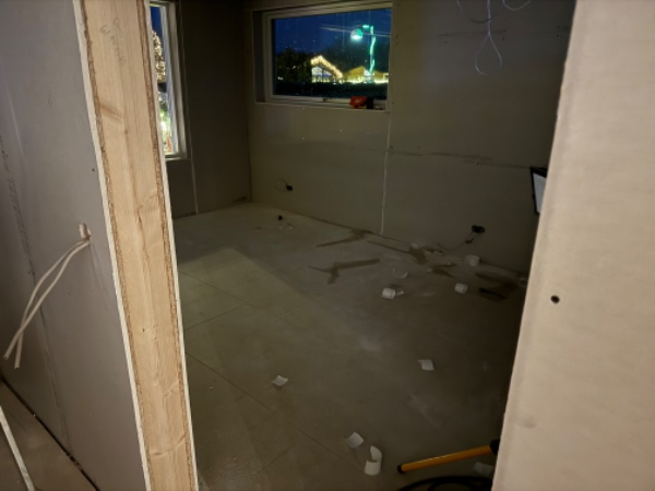 Opsætning af 30m2 troldtek loft