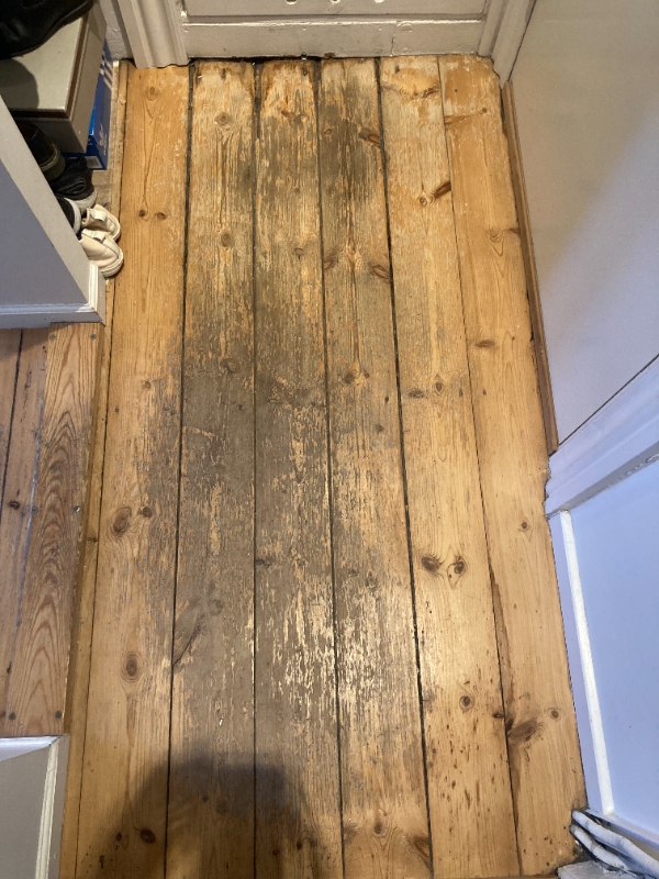 Slibning af trægulve (26 m2) + lakering + nyt gulv i gang (1,36 m2)