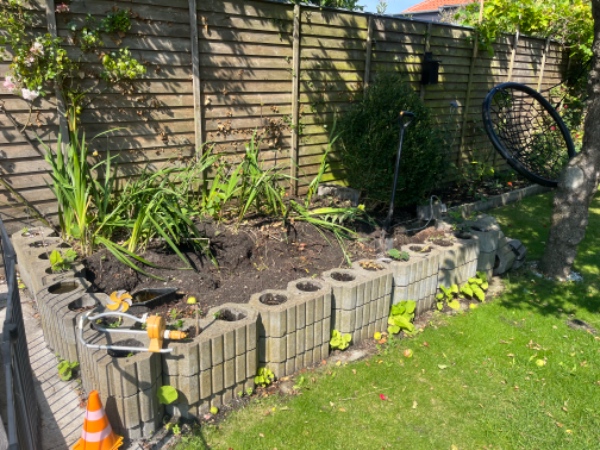 Bortskaffelse af jord og kantsten