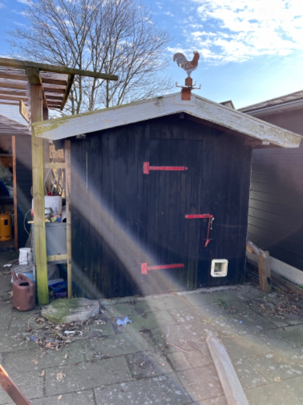 Nedrivning - lille kolonihavehus/skur 9 m2