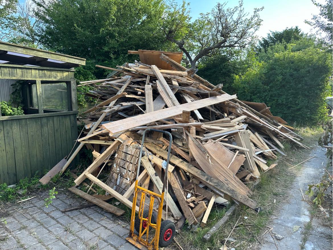 Fjernelse af haveaffald og træ