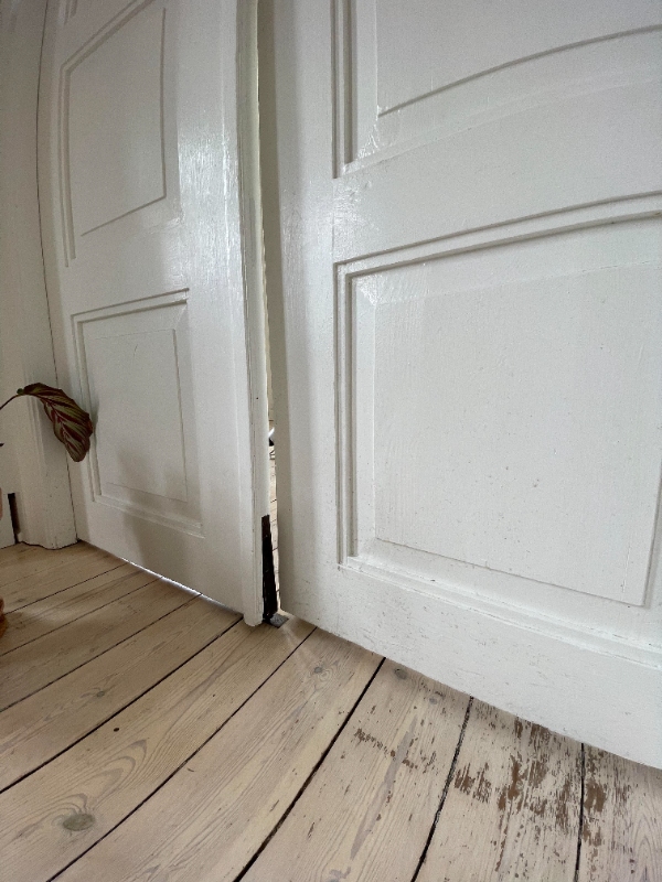 Tømrer: Dørtrin og dør-fix