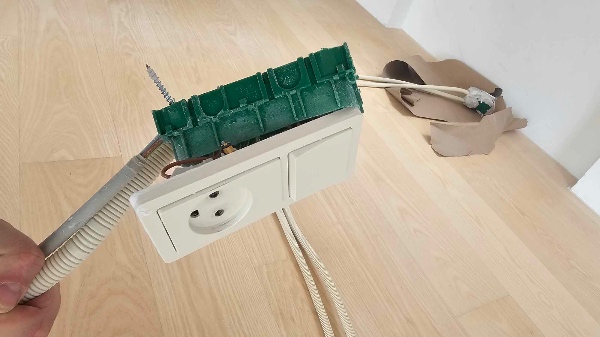 Ryk el efter 2 nedrevet vægge