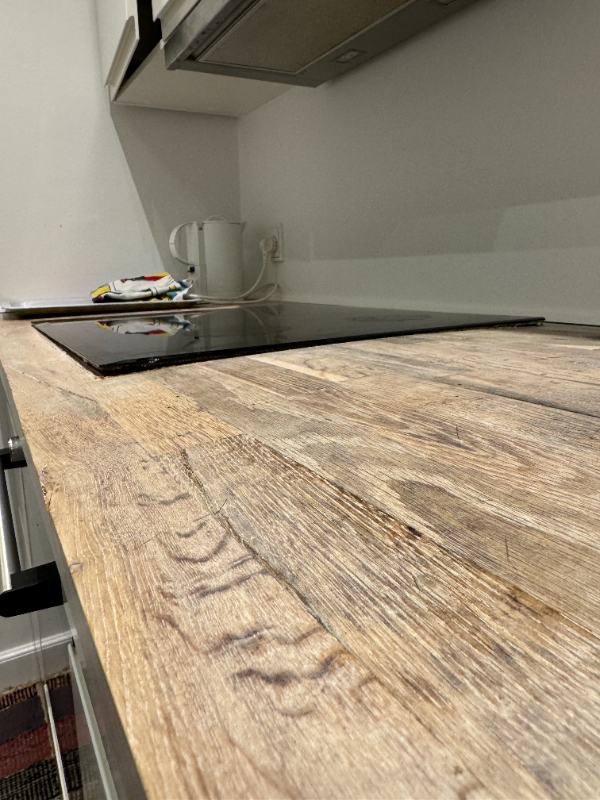 Montering af bordplade