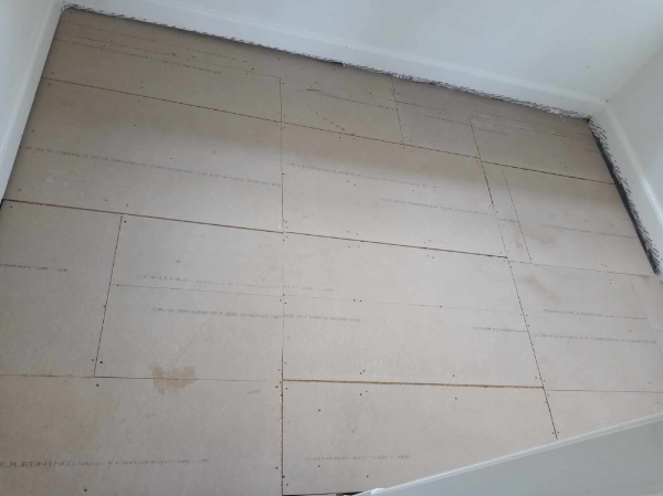 Søger erfaren håndværker til klikgulv!