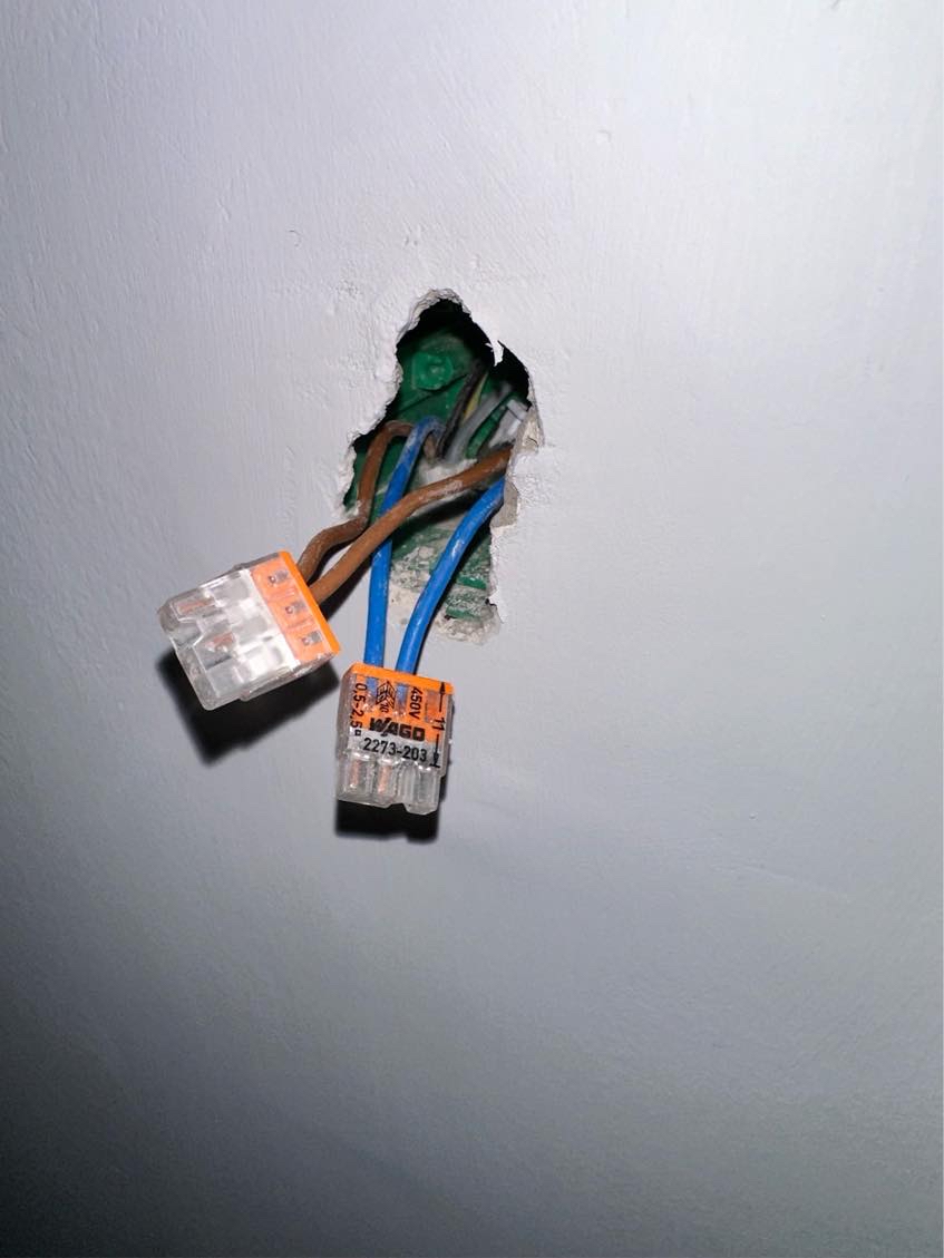 Ophængning af 5 lamper - tag gerne 3 m hvid ledning med