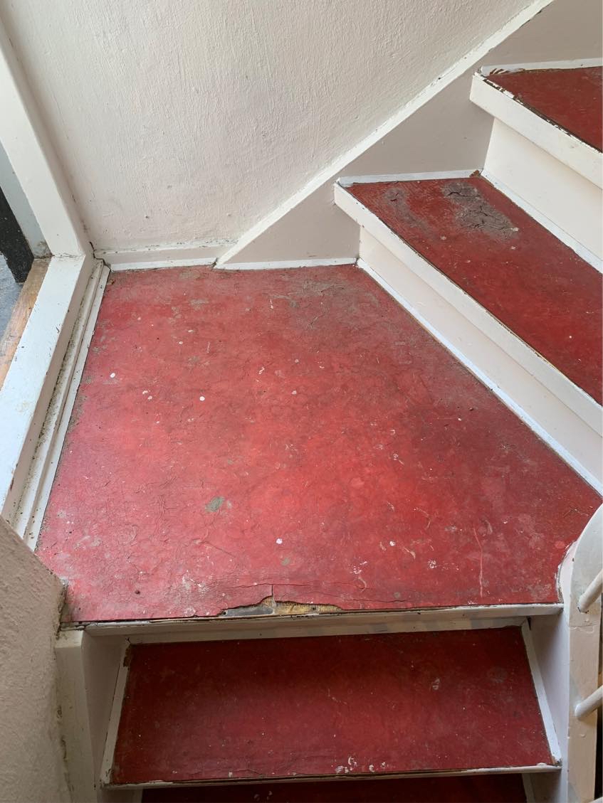 Aftagning af linoleumsgulv og montering af nyt linoleumsgulv