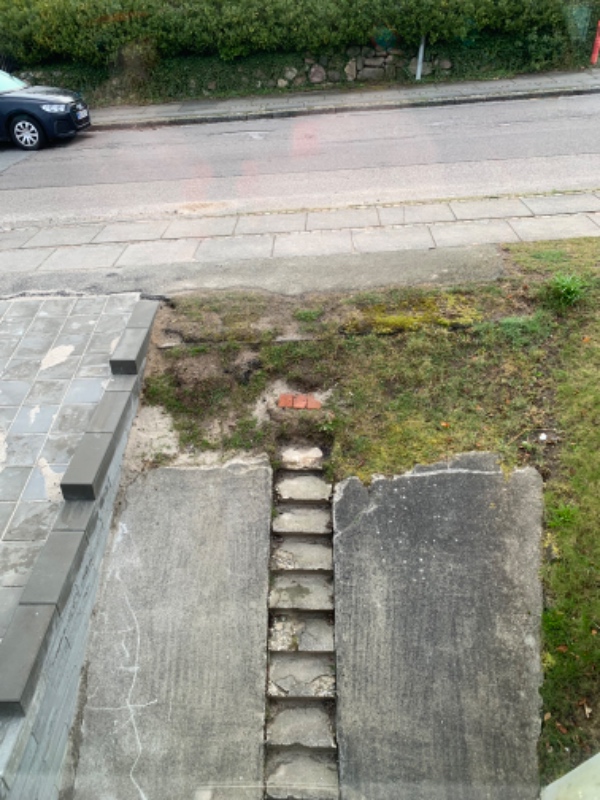 (Murer) Nedkørselsramper til kælderrum etableres