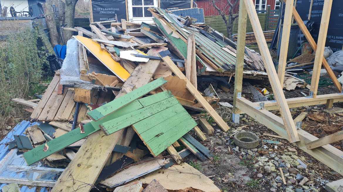 Hjælp til at få bygge affald til genbrugsplads