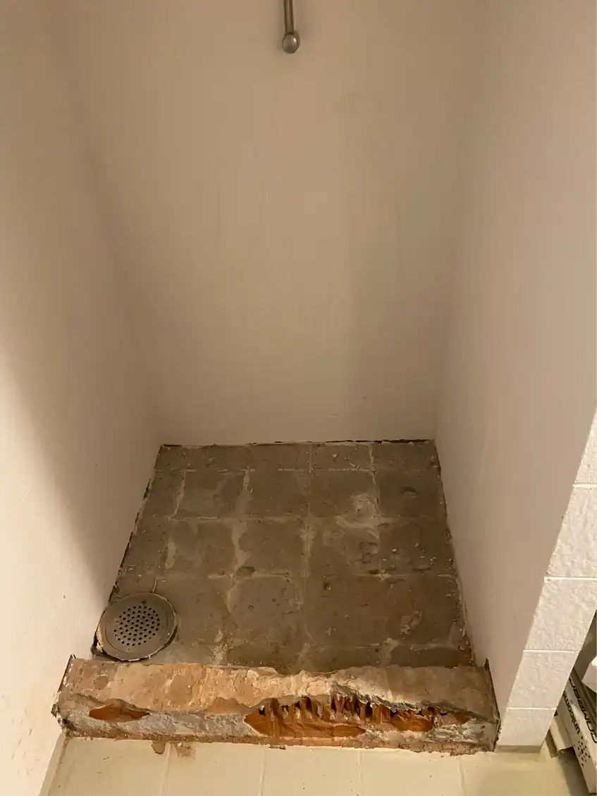 Vådrumssikring og fliser i niche